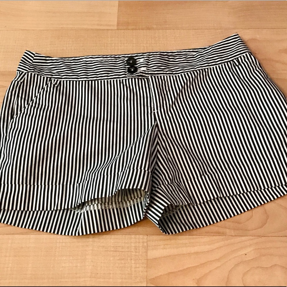 Vertigo Paris, striped shorts